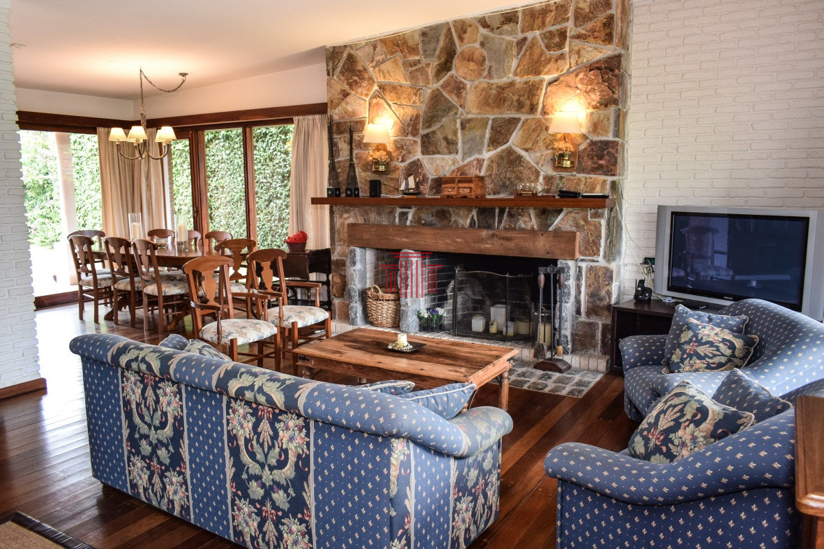 Apartamento ID.13151 - Casa en Alquiler, playa mansa Punta del Este