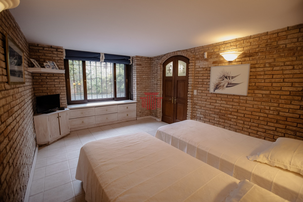 Casa ID.13990 - casa en venta 4 dormitorios punta del este 