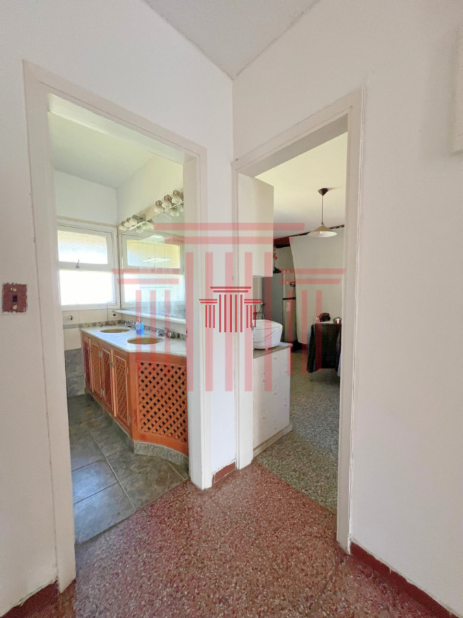 Casa ID.14068 - Casa de 5 dormitorios con piscina y cancha de tenis en Playa Mansa