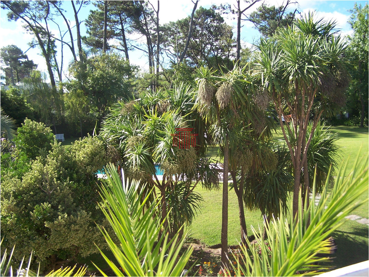 Casa ID.11933 - Espectacular casa en venta, Playa Mansa, Punta del Este