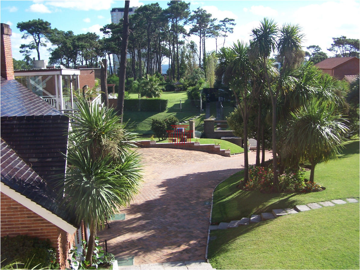 Casa ID.11933 - Espectacular casa en venta, Playa Mansa, Punta del Este