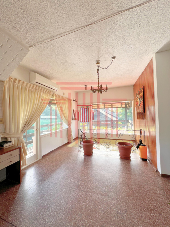 Casa ID.14068 - Casa de 5 dormitorios con piscina y cancha de tenis en Playa Mansa