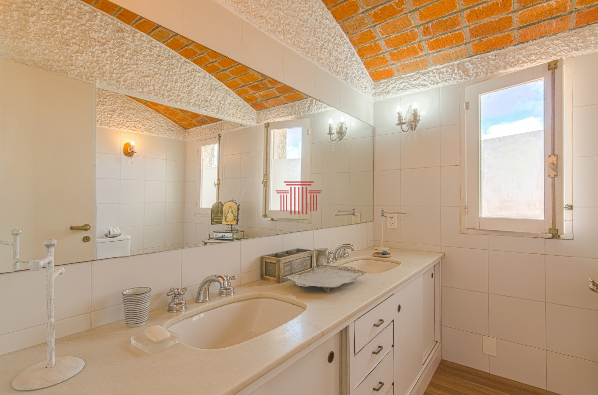 Apartamento ID.11923 - Casa en venta península, Punta del Este