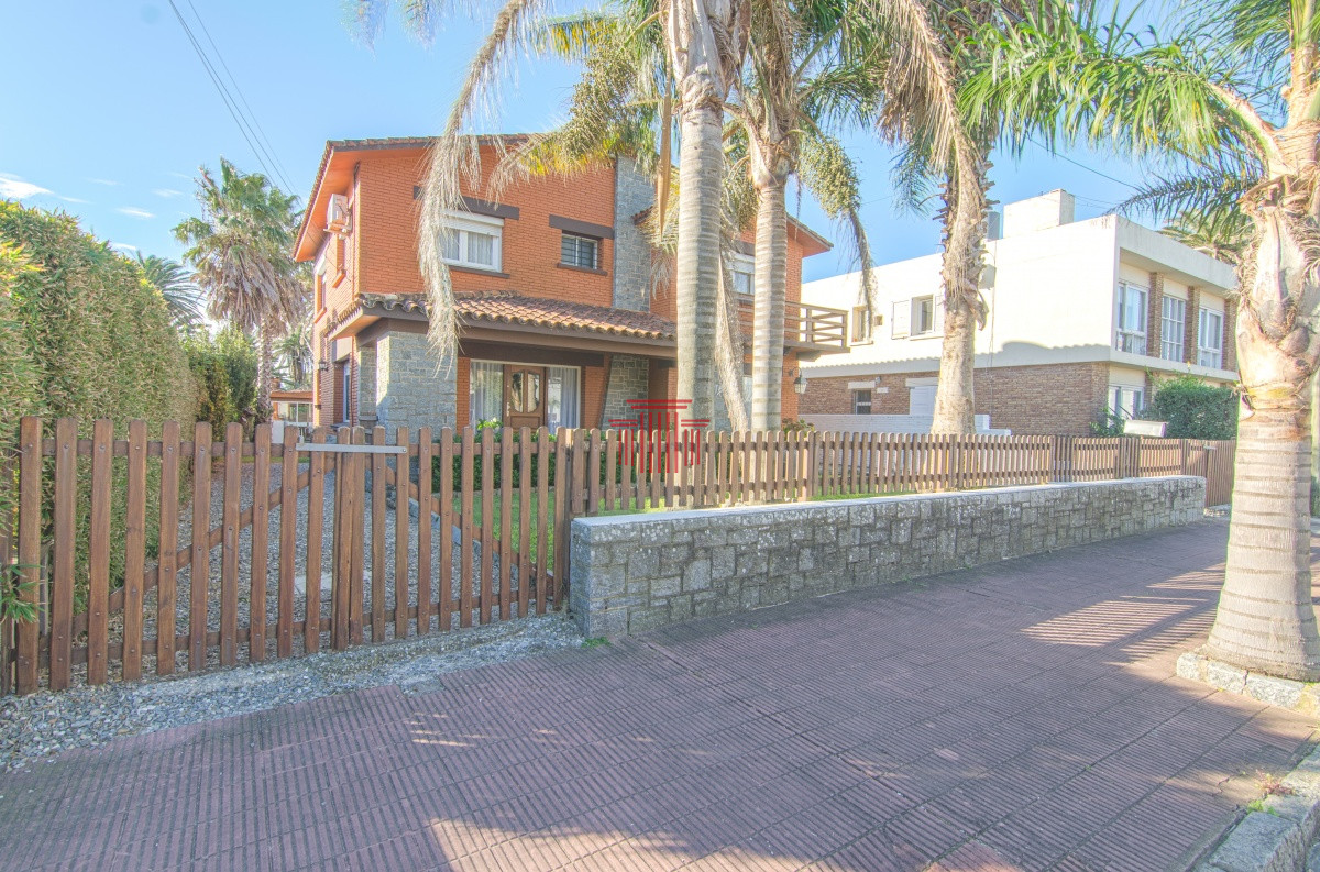 Casa ID.11026 - Casa en Punta del Este , Peninsula a Mtrs del Puerto 