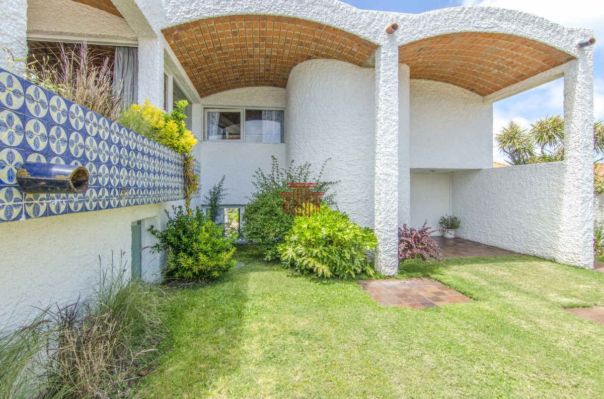 Apartamento ID.11923 - Casa en venta península, Punta del Este