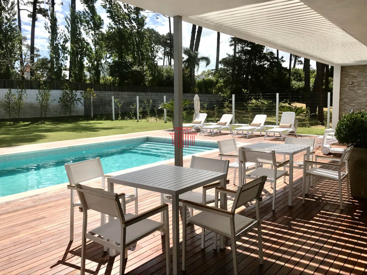 Casa ID.12004 - Hermosa casa en venta barrio privado, Punta del Este