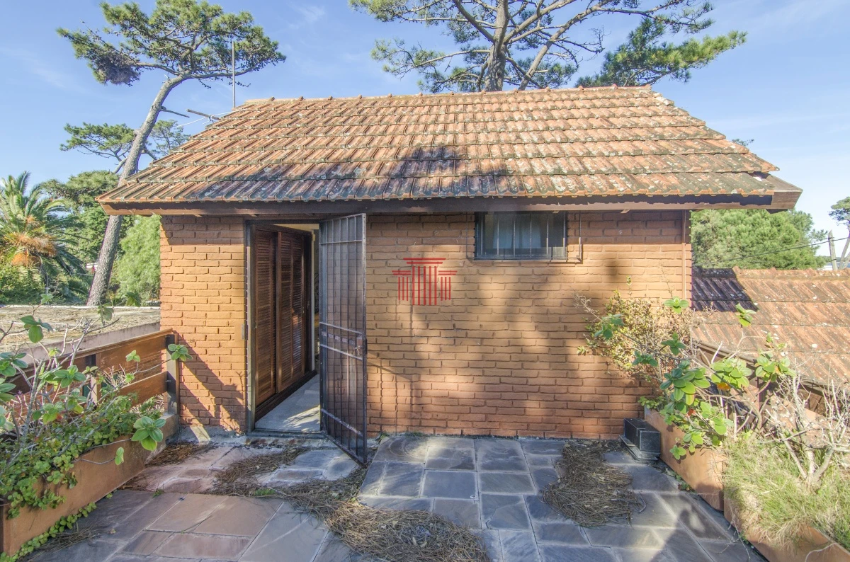 Casa ID.11882 - Casa en venta, zona Playa Mansa, Punta del Este 