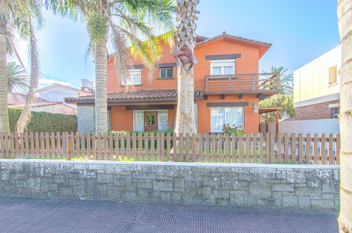Casa en Punta del Este , Peninsula a Mtrs del Puerto 