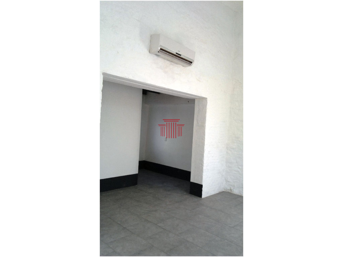 Local Comercial ID.13011 - ANUAL  LOCAL COMERCIAL  CENTRO MALDONADO
