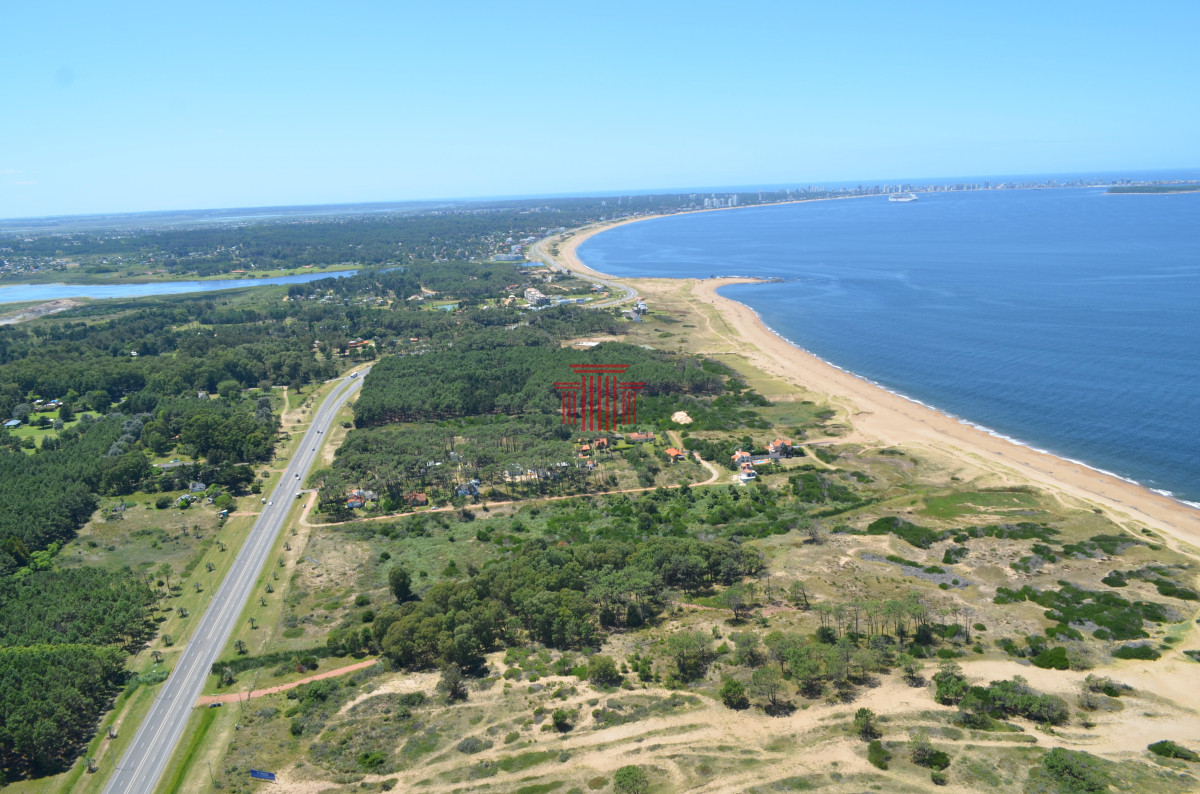 Apartamento ID.14004 - Lote de Mayor Área en la Zona - Las Grutas- Primera Linea - Ideal Inversión - Apto para Desarrollo 