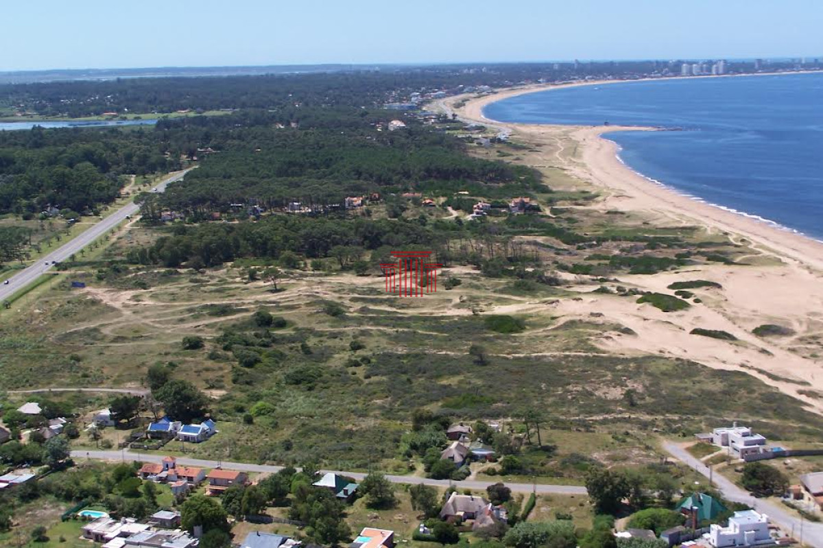 Apartamento ID.14004 - Lote de Mayor Área en la Zona - Las Grutas- Primera Linea - Ideal Inversión - Apto para Desarrollo 