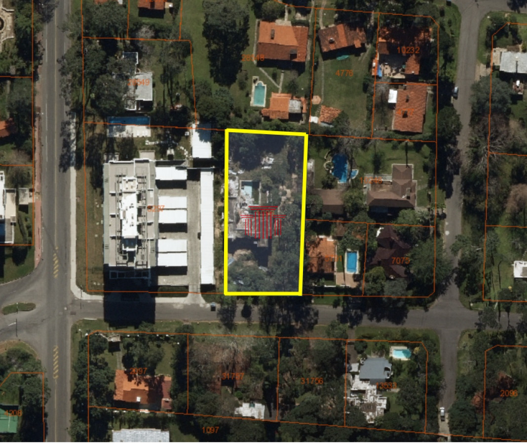 Apartamento ID.13166 - Terreno apto para edificio   en Punta Del Este 