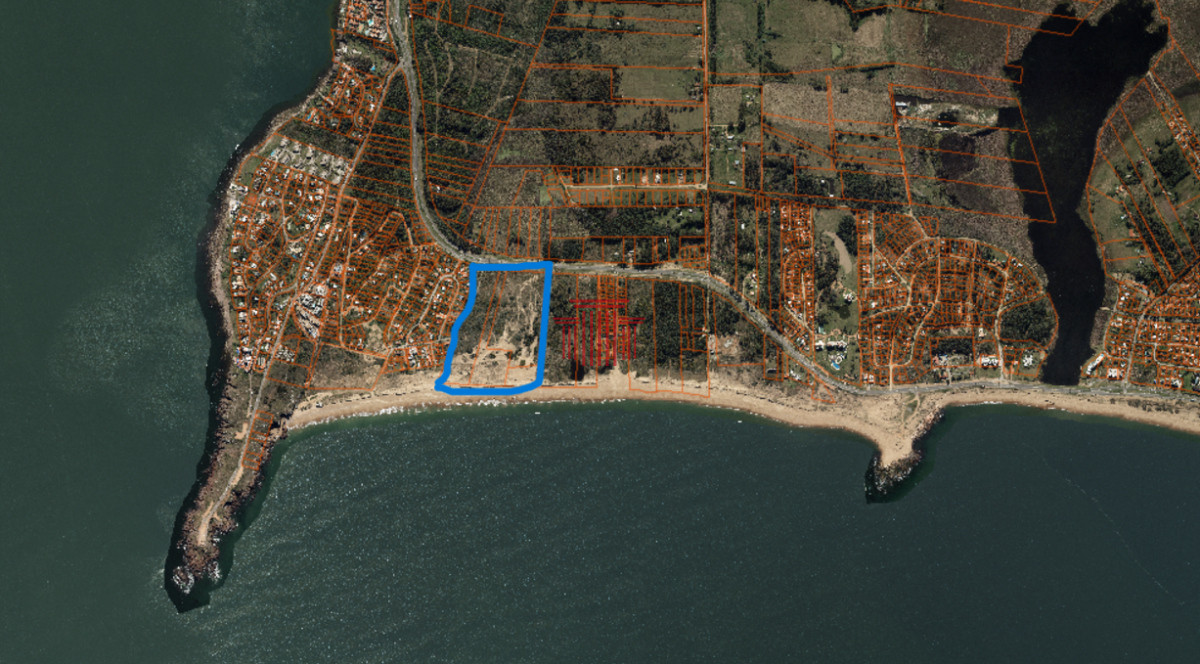 Apartamento ID.14004 - Lote de Mayor Área en la Zona - Las Grutas- Primera Linea - Ideal Inversión - Apto para Desarrollo 