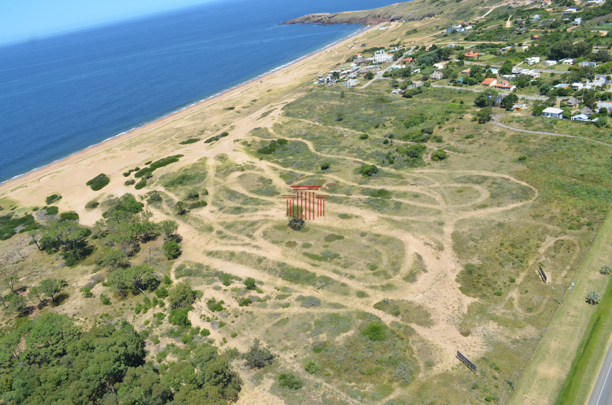 Apartamento ID.14004 - Lote de Mayor Área en la Zona - Las Grutas- Primera Linea - Ideal Inversión - Apto para Desarrollo 