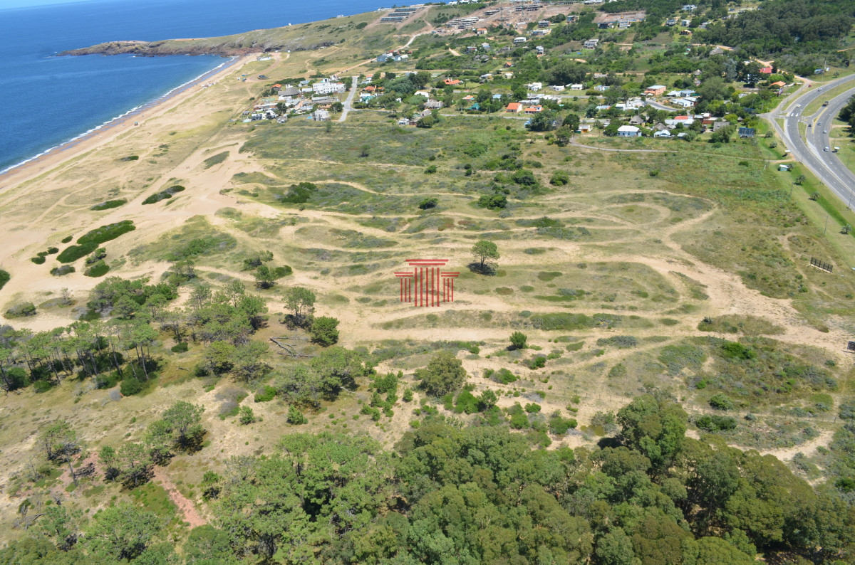 Apartamento ID.14004 - Lote de Mayor Área en la Zona - Las Grutas- Primera Linea - Ideal Inversión - Apto para Desarrollo 