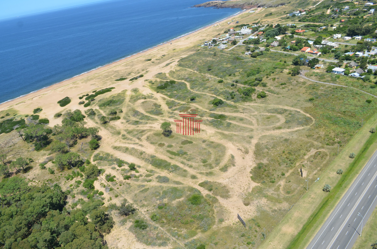 Apartamento ID.14004 - Lote de Mayor Área en la Zona - Las Grutas- Primera Linea - Ideal Inversión - Apto para Desarrollo 