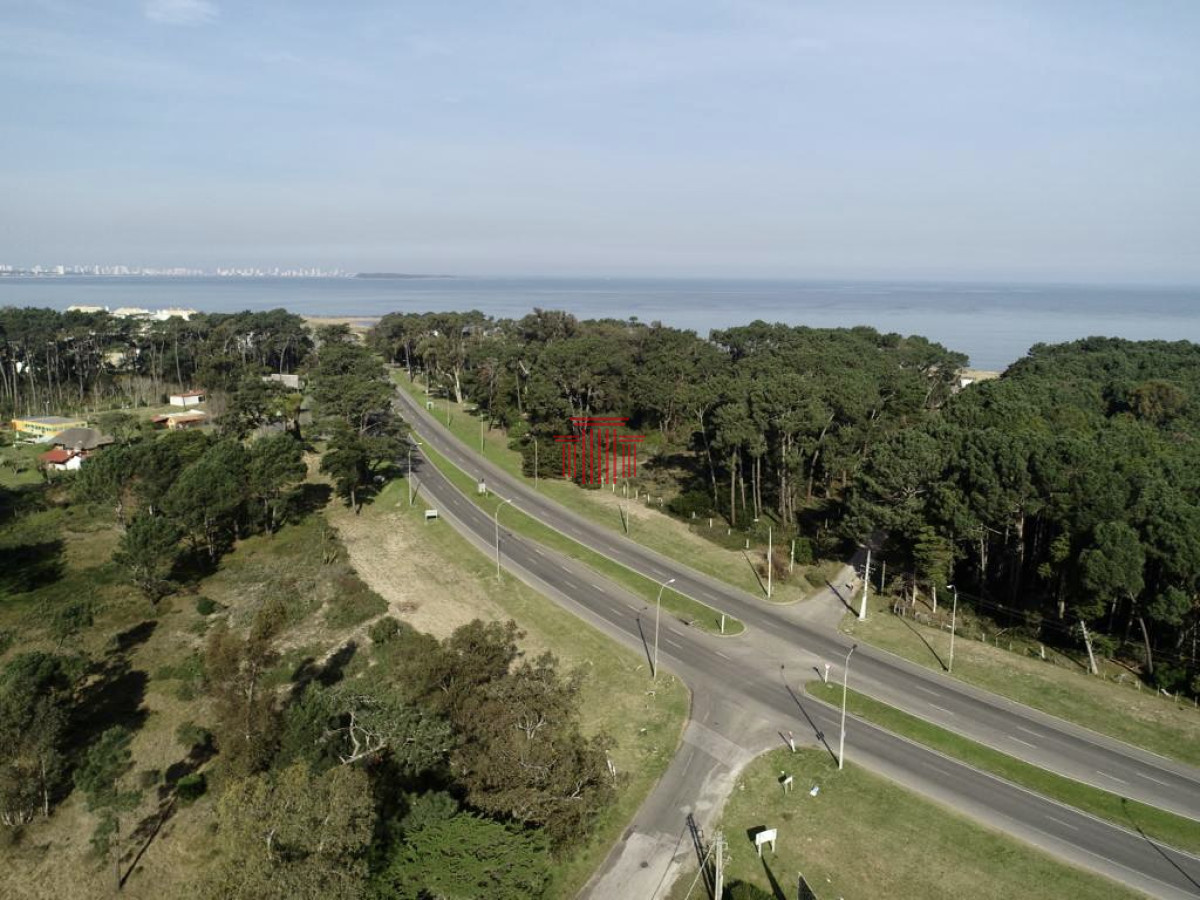 Apartamento ID.14005 - Lote en Inmejorable Ubicación - Piedra del Chileno - A 250 metros del mar
