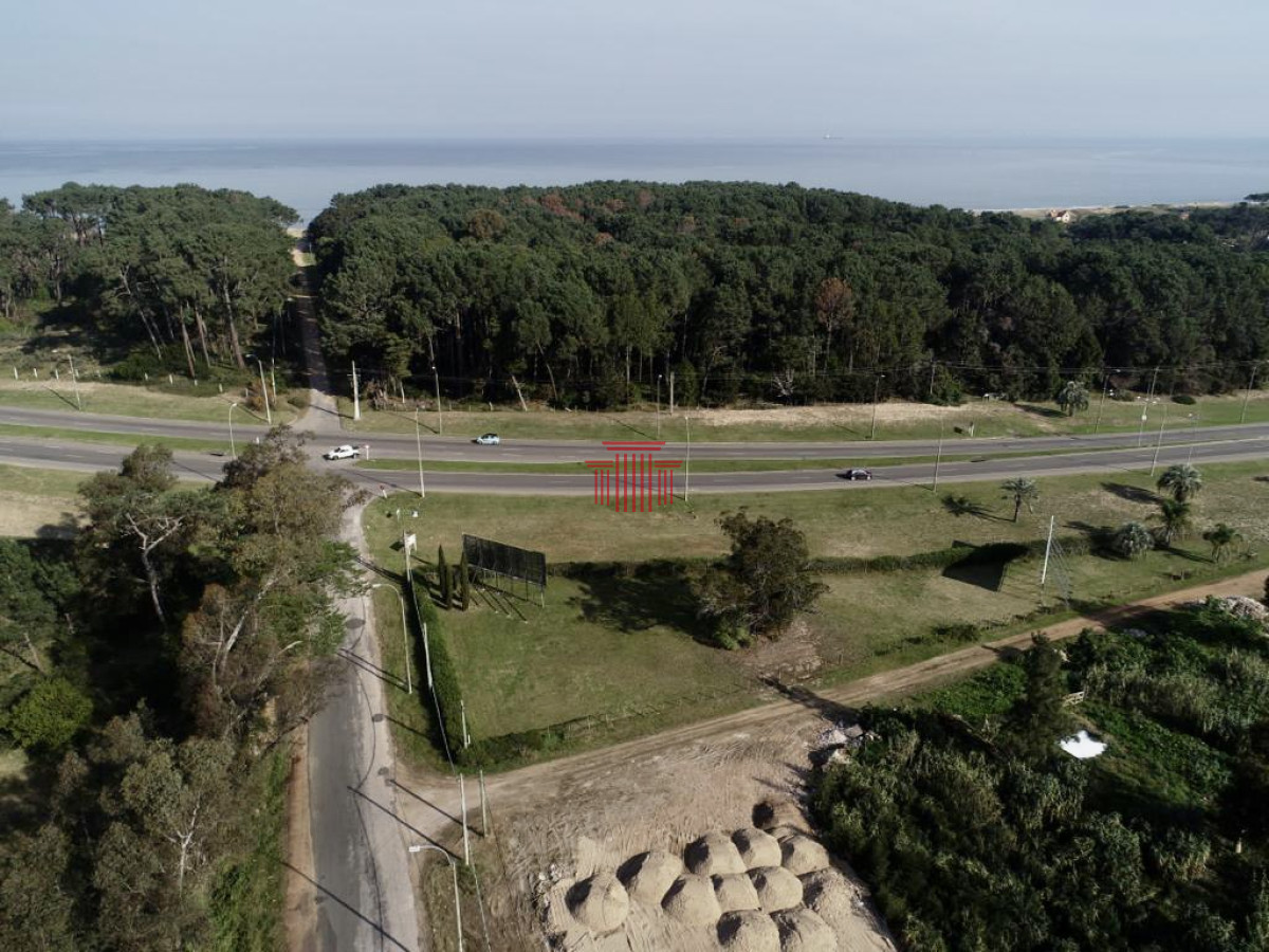 Apartamento ID.14005 - Lote en Inmejorable Ubicación - Piedra del Chileno - A 250 metros del mar