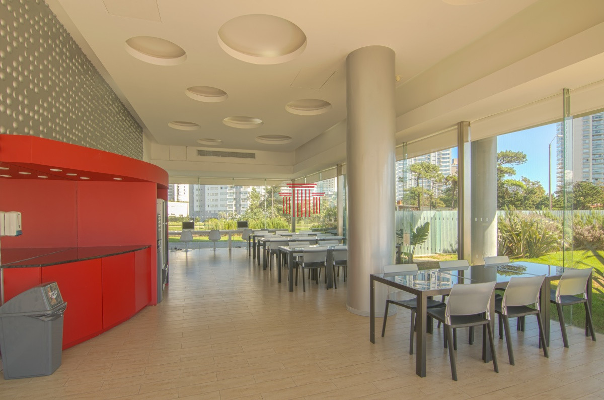 Apartamento ID.13300 - Apartamento en Punta del Este , playa Mansa, 2 dormitorios