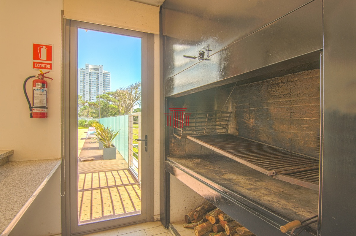 Apartamento ID.13300 - Apartamento en Punta del Este , playa Mansa, 2 dormitorios