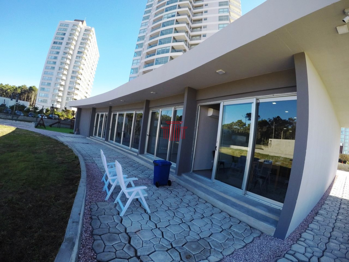 Apartamento ID.13081 - Apartamento en Punta del Este  , playa brava