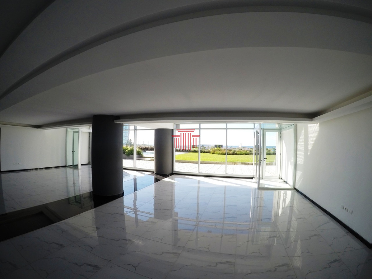 Apartamento ID.13081 - Apartamento en Punta del Este  , playa brava
