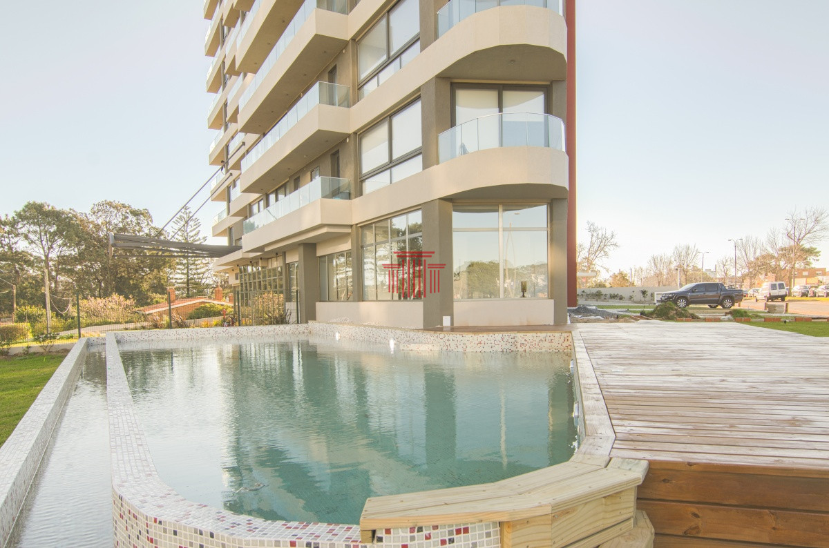 Apartamento ID.13446 - Apartamento en Punta del Este , Avda Roosevelt 