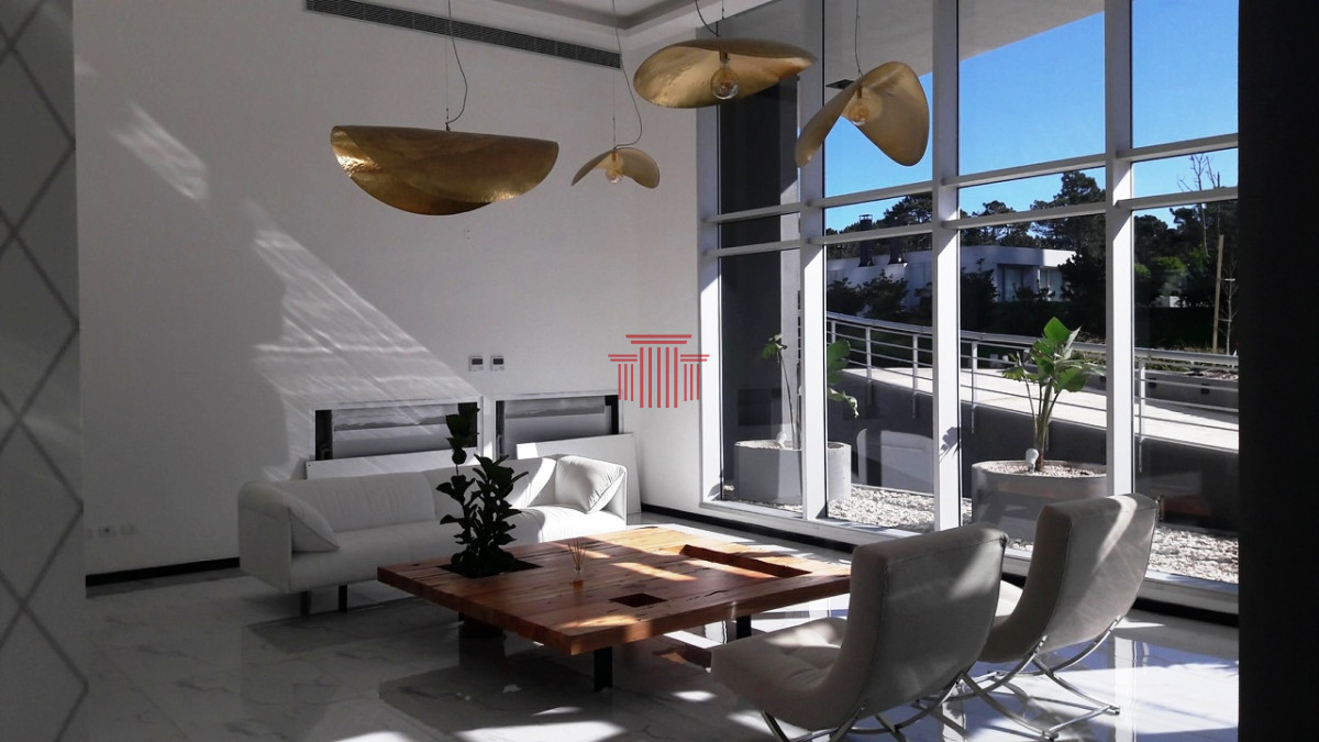Apartamento ID.13081 - Apartamento en Punta del Este  , playa brava