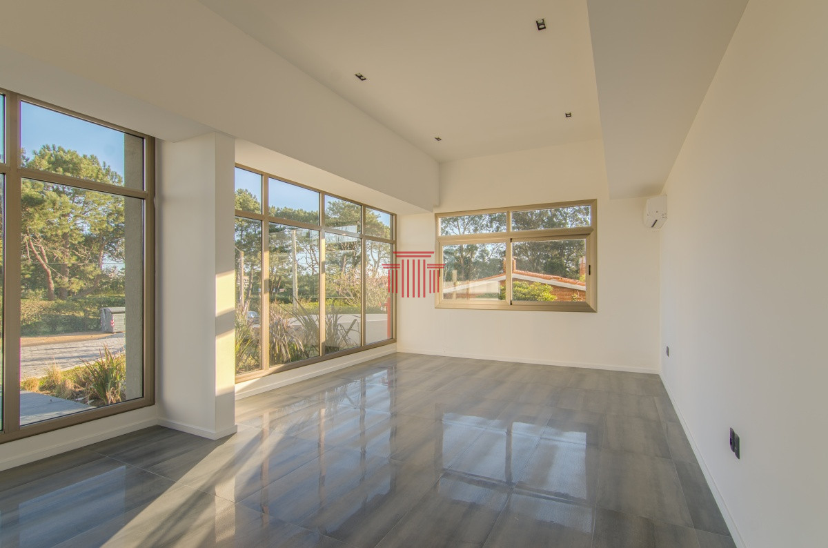 Apartamento ID.13446 - Apartamento en Punta del Este , Avda Roosevelt 