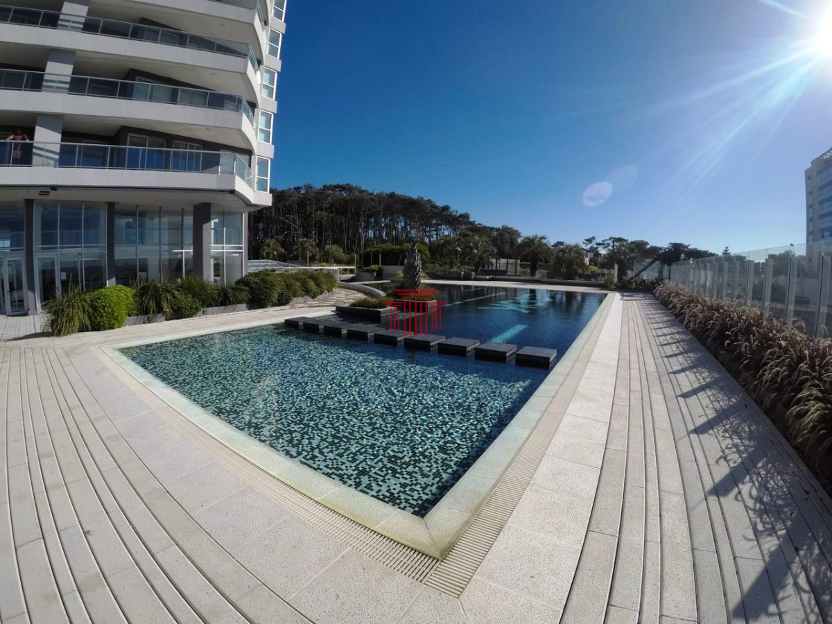 Apartamento ID.13081 - Apartamento en Punta del Este  , playa brava