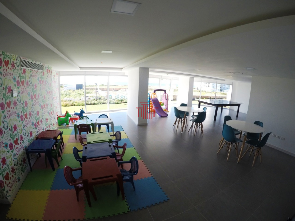 Apartamento ID.13081 - Apartamento en Punta del Este  , playa brava
