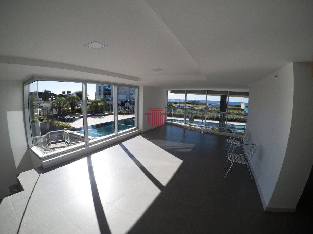 Apartamento ID.13081 - Apartamento en Punta del Este  , playa brava