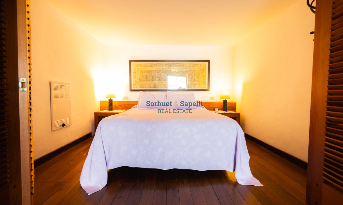 Apartamento-en-Venta-en-Pen&iacute;nsula-con-Vista-al-Mar