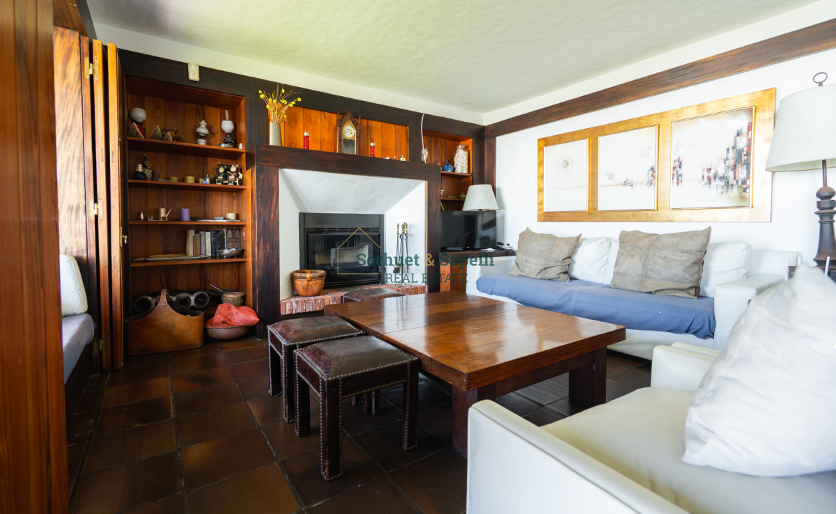 Apartamento-en-Venta-en-Pen&iacute;nsula-con-Vista-al-Mar