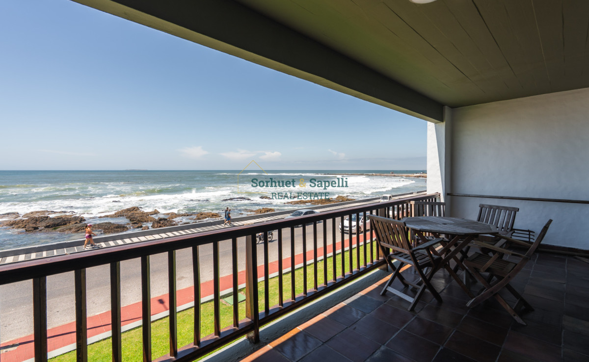 Apartamento-en-Venta-en-Pen&iacute;nsula-con-Vista-al-Mar