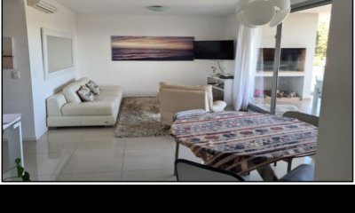 Apartamento en Venta de Dos Dormitorios en Playa Mansa