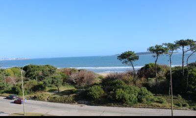 Apartamento en Primera Linea en Venta de Tres Dormitorios en Playa Mansa