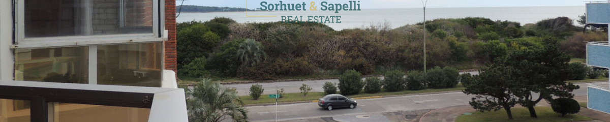 Apartamento en Venta de Tres Dormitorios en Playa Mansa