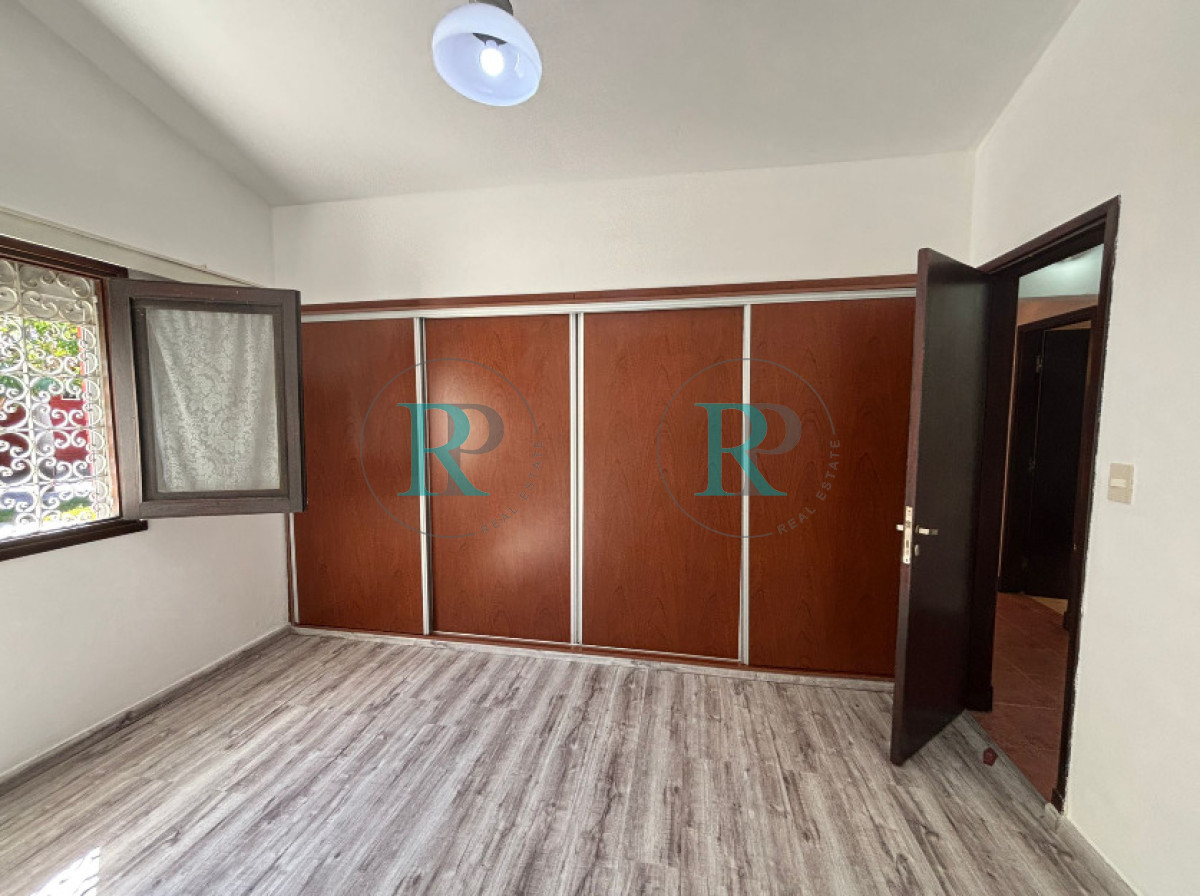 Casa ID.2937 - Casa de 3 dormitorios con piscina en zona colegios 
