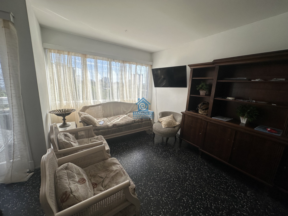 Apartamento ID.1102 - Apartamento en alquiler de tres dormitorios en brava Punta del Este