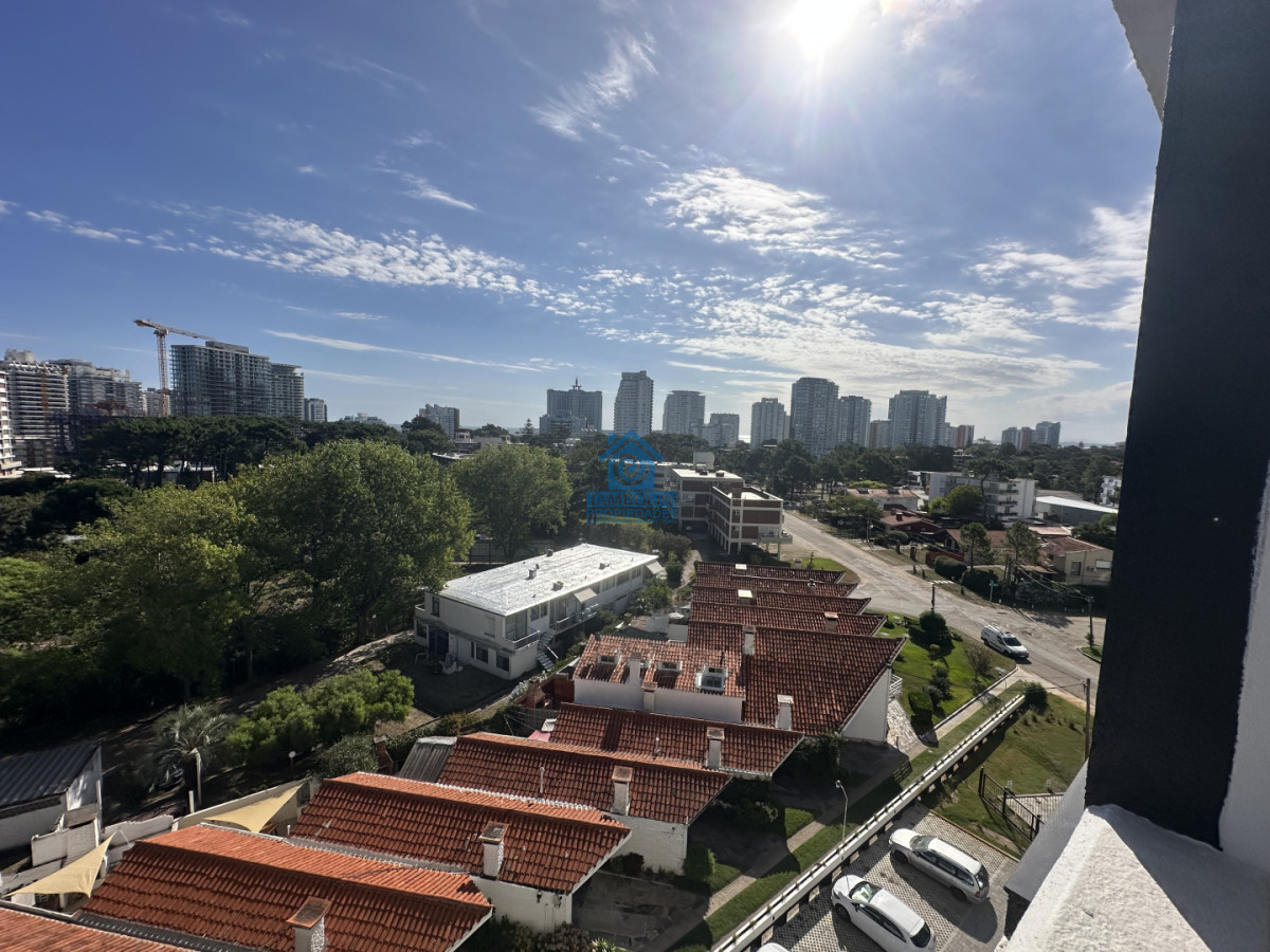 Apartamento ID.1102 - Apartamento en alquiler de tres dormitorios en brava Punta del Este