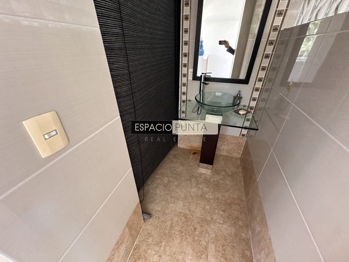 Casa ID.4221 - Casa en Alquiler anual Punta del Este