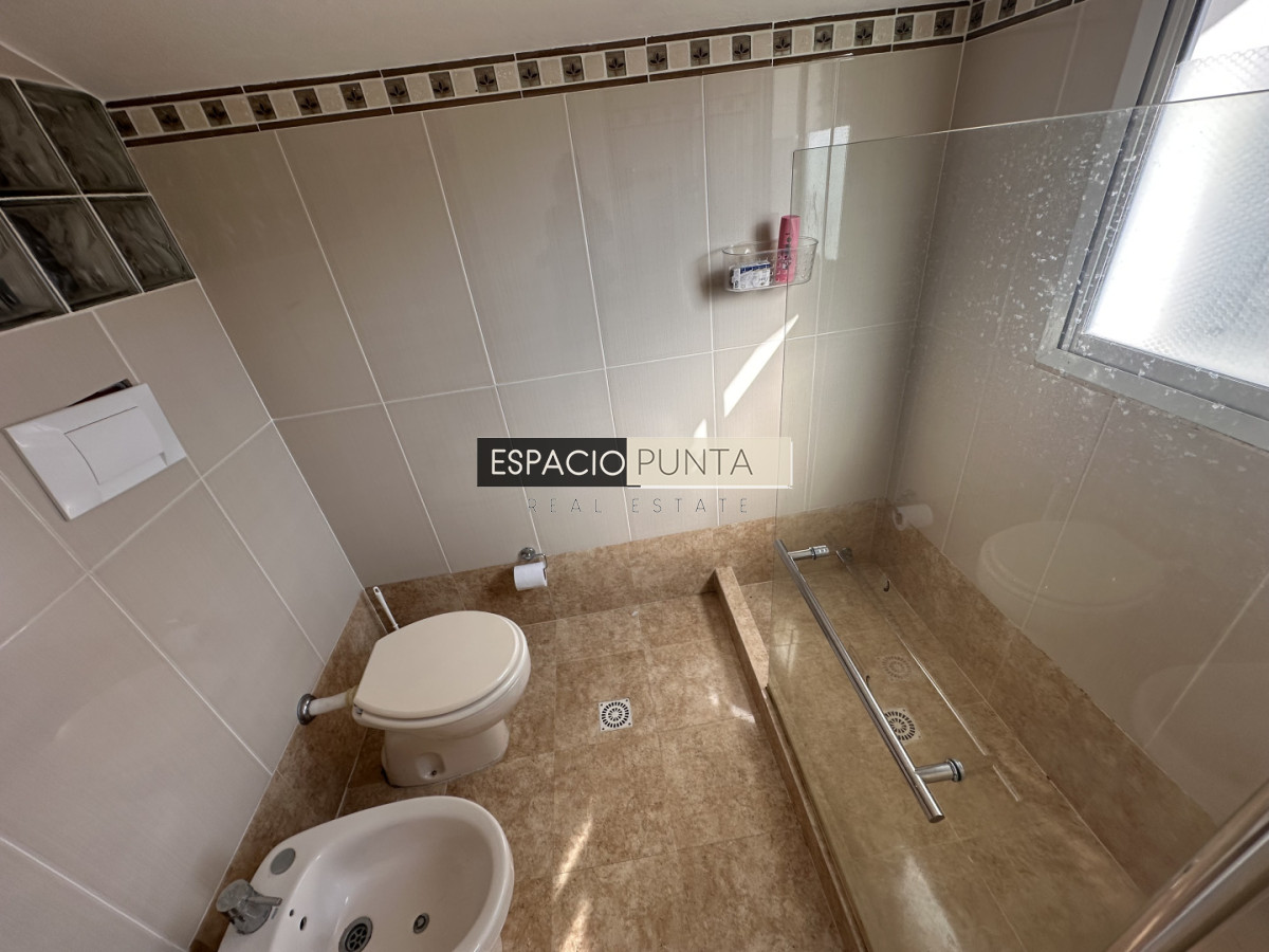Casa ID.4221 - Casa en Alquiler anual Punta del Este