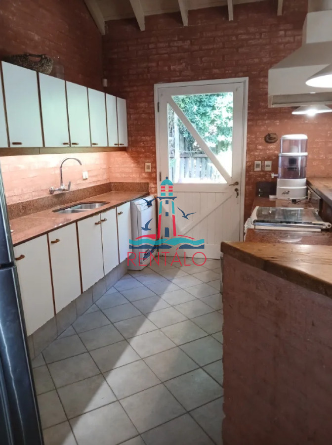 Casa ID.610 - Casa en alquiler temporario, barrio privado, 4 dormitorios 