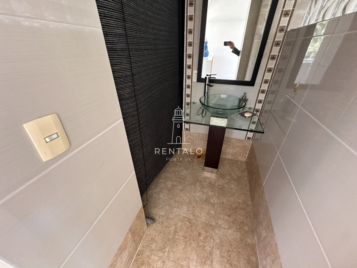 Casa ID.992 - Casa alquiler anual tres dormitorios en Punta del Este 
