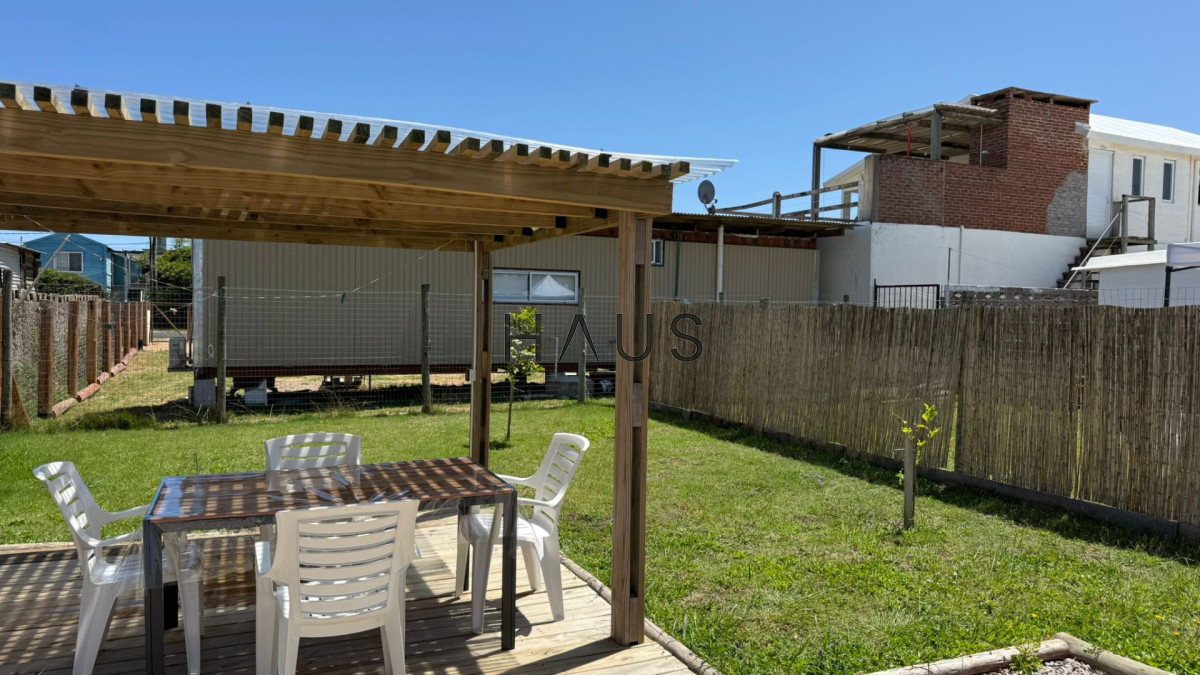 Casa ID.300 - Casa a media cuadra de la playa 2 dormitorios 