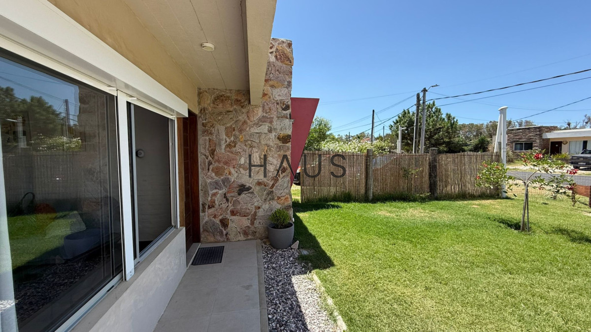 Casa ID.300 - Casa a media cuadra de la playa 2 dormitorios 