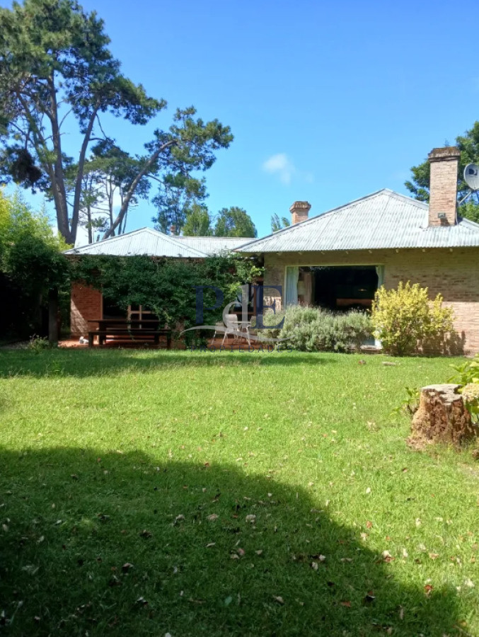 Casa de 4 dormitorios en Barrio Privado, Punta del Este. - Imagen 2