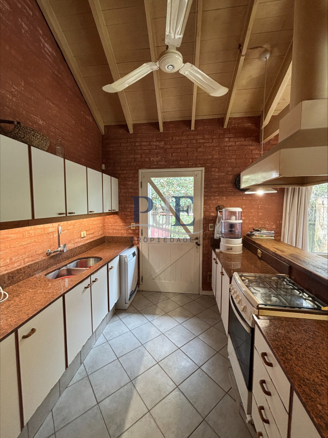 Casa de 4 dormitorios en Barrio Privado, Punta del Este. - Imagen 11