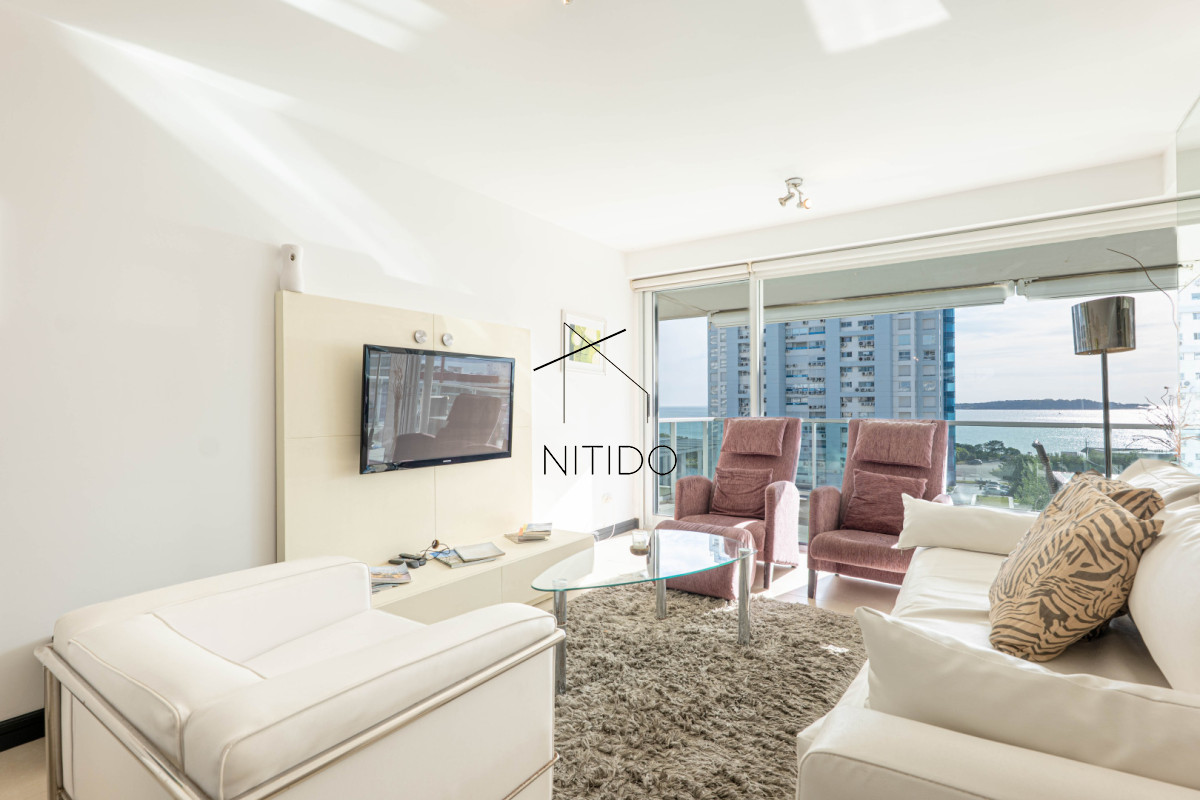 Apartamento ID.301 - Oportunidad en playa mansa, 2 dormitorios y parrillero propio 